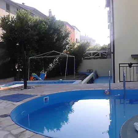 Dejan With Pools Pula