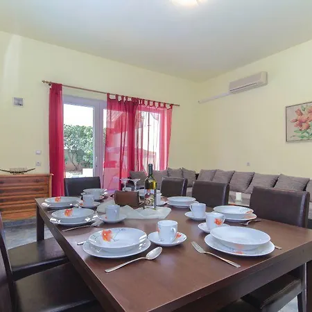Apartment Dejan With Pools *
