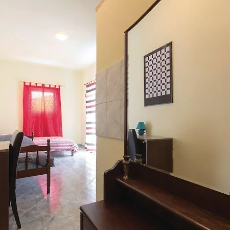Apartment Dejan With Pools Pula