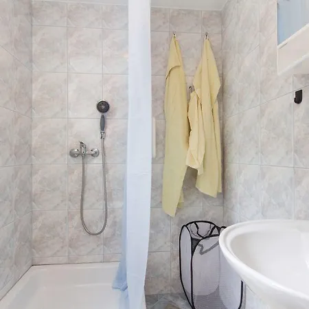 Apartment Dejan With Pools Pula
