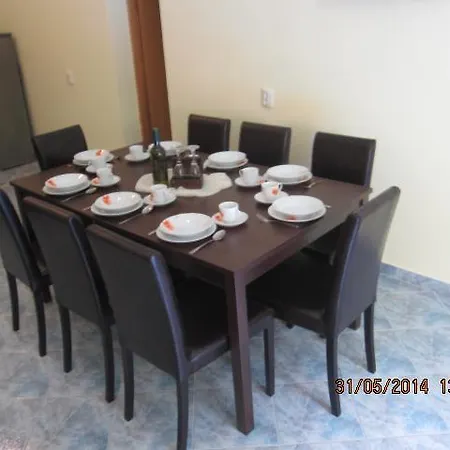 Apartment Dejan With Pools Pula