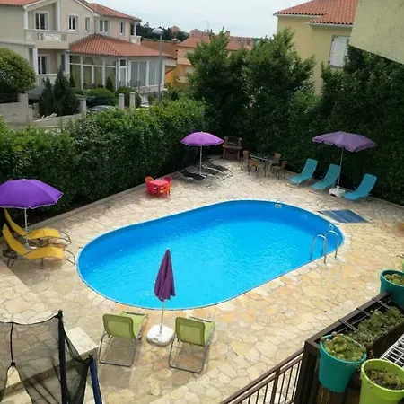 Apartment Dejan With Pools