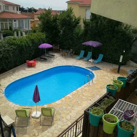 Apartment Dejan With Pools *