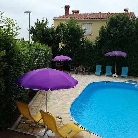 Apartment Dejan With Pools *