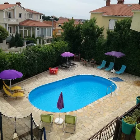 Dejan With Pools Pula
