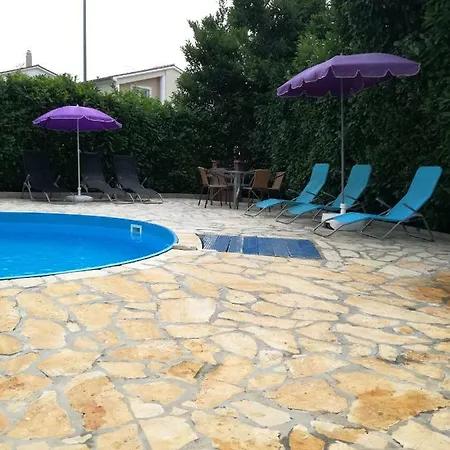 Dejan With Pools *