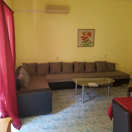 Dejan With Pools Apartment Pula